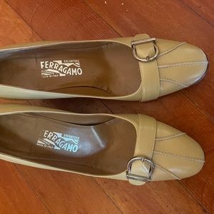 Vintage Ferragamo pumps